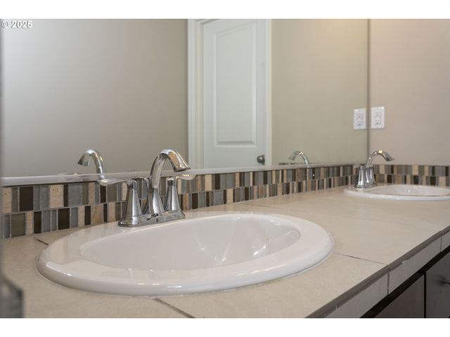 9019 N DOGWOOD St, Camas, WA 98607