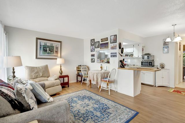 2929 SE Ocean Boulevard 117-7, Stuart, FL 34996