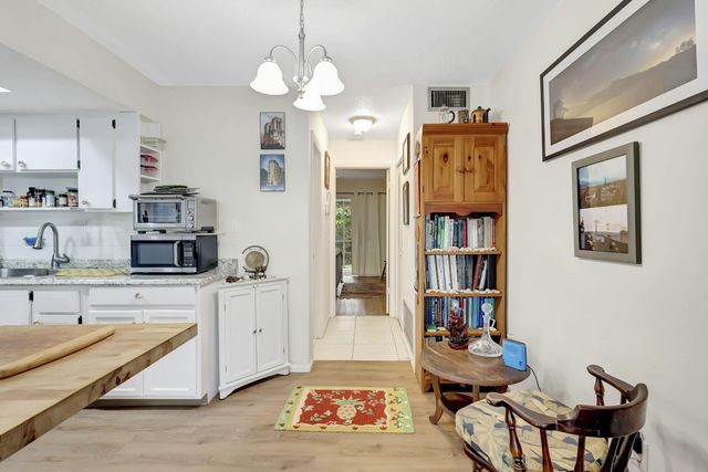 2929 SE Ocean Boulevard 117-7, Stuart, FL 34996