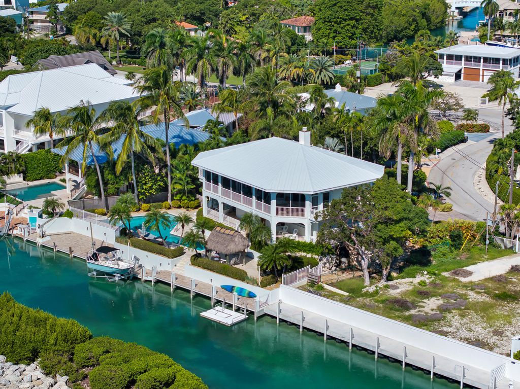 W 258 Seaview Circle, Duck Key, FL 33050