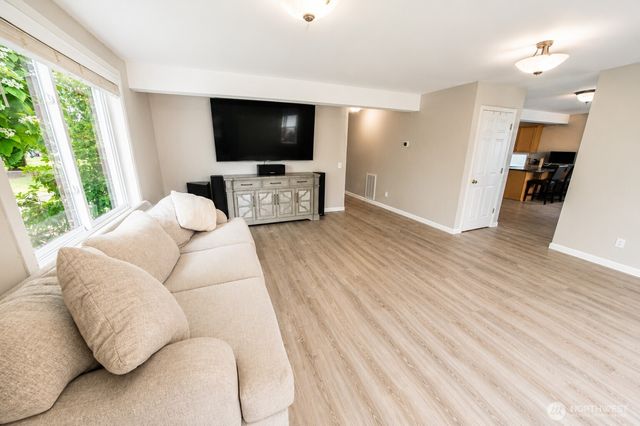 1580 Monroe Street, Burlington, WA 98233