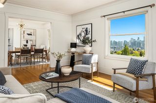1902 Bigelow Avenue N #403, Seattle, WA 98109