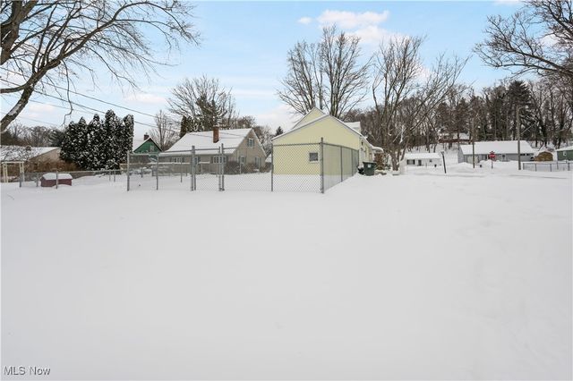 1600 49th Street NW, Canton, OH 44709