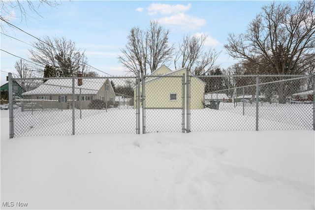 1600 49th Street NW, Canton, OH 44709