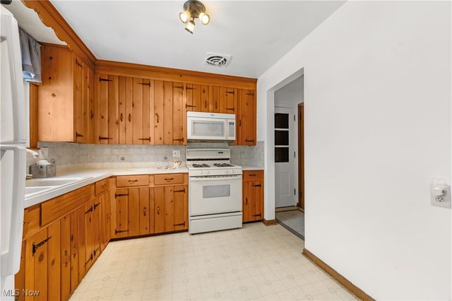 1600 49th Street NW, Canton, OH 44709