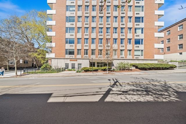 216 St Paul 502, Brookline, MA 02446