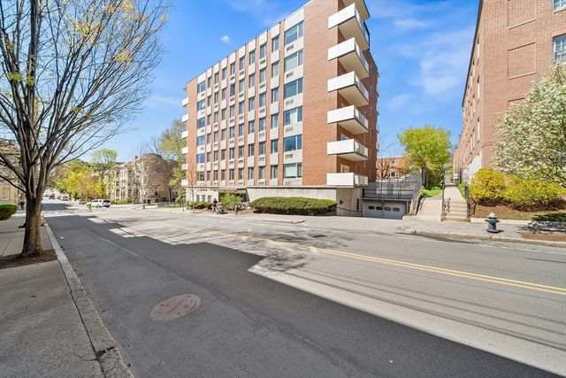 216 St Paul 502, Brookline, MA 02446