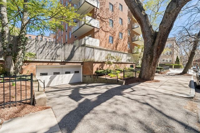 216 St Paul 502, Brookline, MA 02446