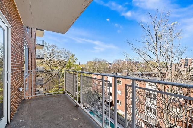 216 St Paul 502, Brookline, MA 02446