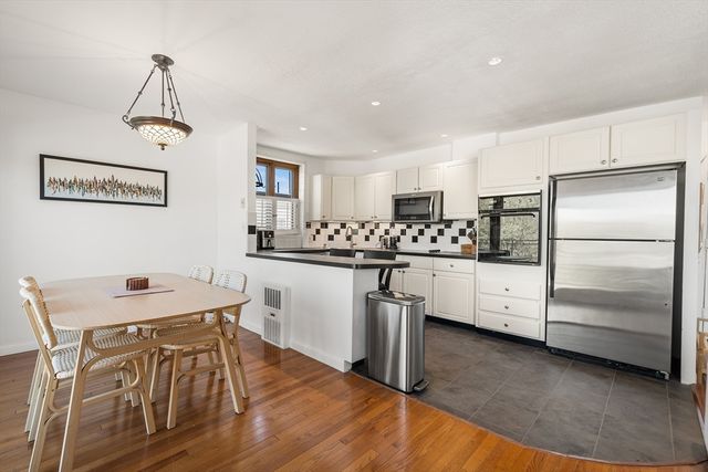 216 St Paul 502, Brookline, MA 02446