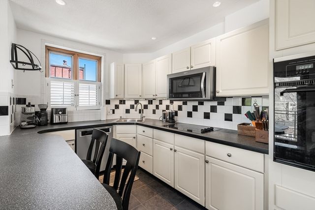 216 St Paul 502, Brookline, MA 02446