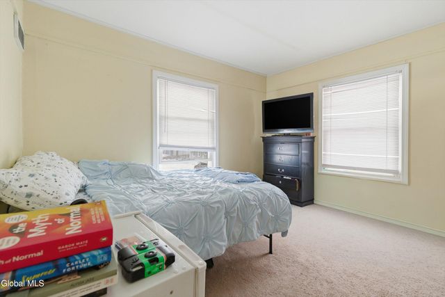 19 Kenworthy Avenue, Glens Falls, NY 12801