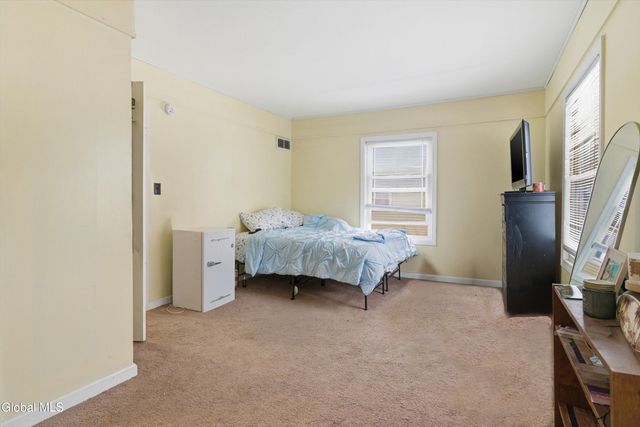 19 Kenworthy Avenue, Glens Falls, NY 12801