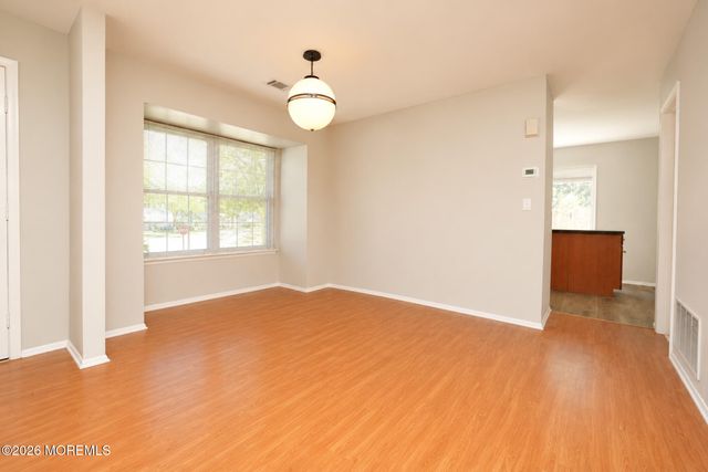 44 Alameda Court, Eatontown, NJ 07724