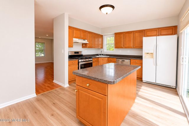 44 Alameda Court, Eatontown, NJ 07724