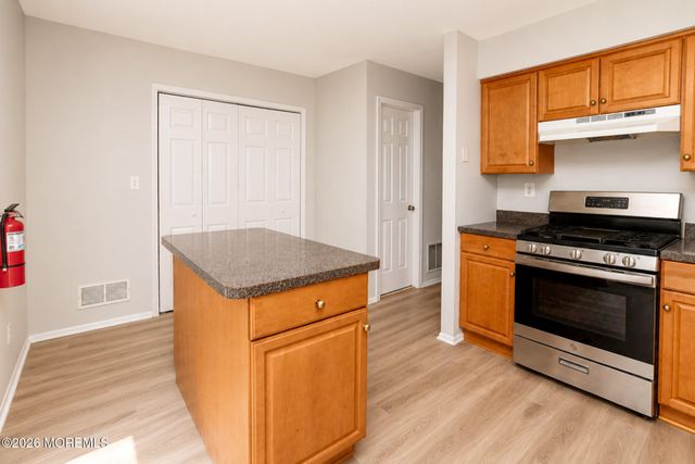 44 Alameda Court, Eatontown, NJ 07724