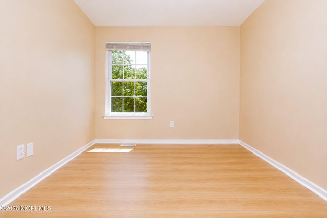 44 Alameda Court, Eatontown, NJ 07724