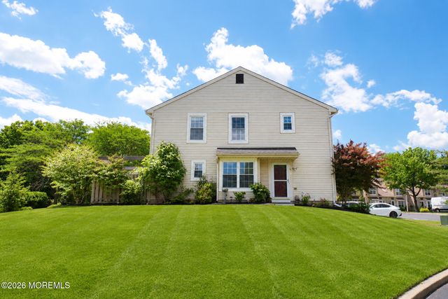 44 Alameda Court, Eatontown, NJ 07724