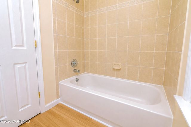 44 Alameda Court, Eatontown, NJ 07724