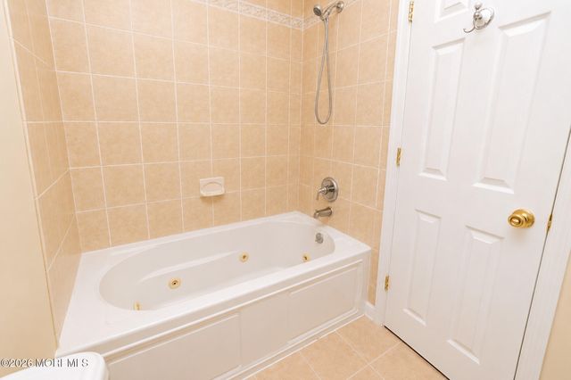 44 Alameda Court, Eatontown, NJ 07724