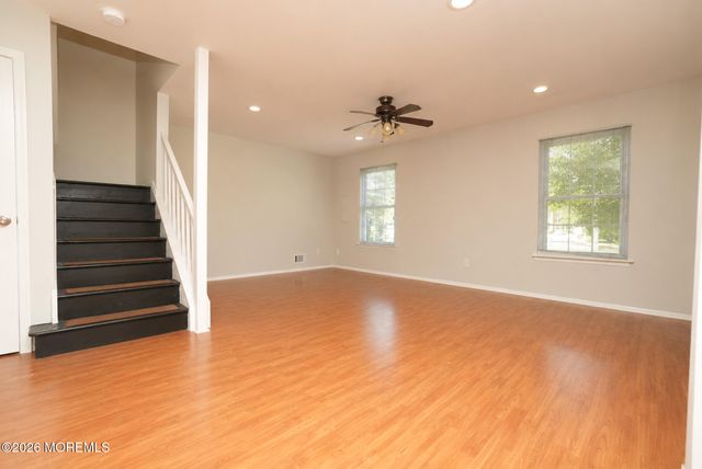 44 Alameda Court, Eatontown, NJ 07724