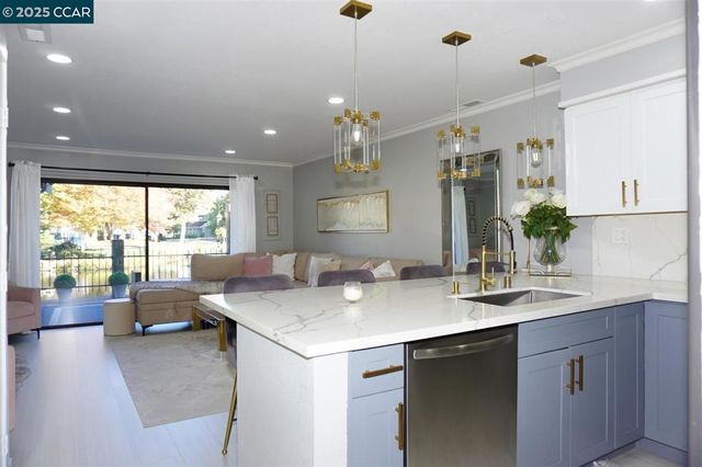 17106 Creekside Cir, Morgan Hill, CA 95037