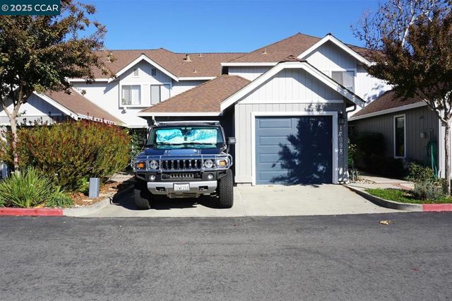 17106 Creekside Cir, Morgan Hill, CA 95037