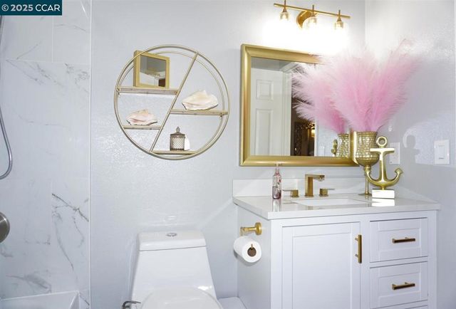 17106 Creekside Cir, Morgan Hill, CA 95037