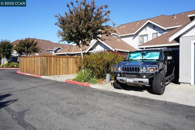 17106 Creekside Cir, Morgan Hill, CA 95037