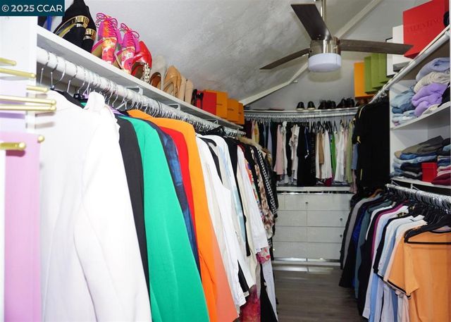 17106 Creekside Cir, Morgan Hill, CA 95037