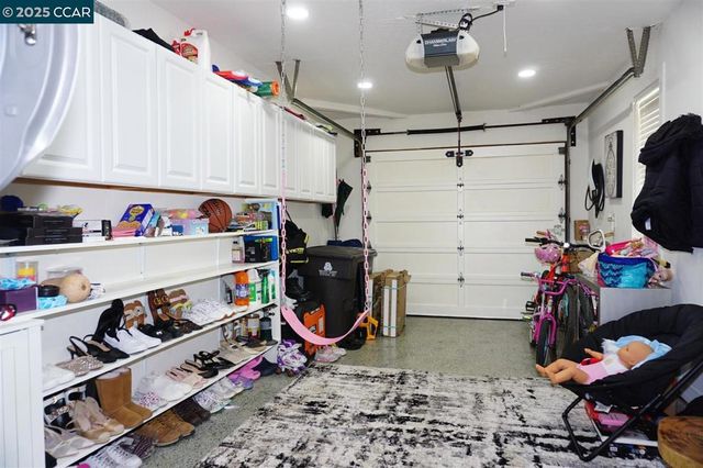 17106 Creekside Cir, Morgan Hill, CA 95037