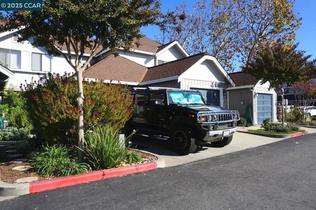 17106 Creekside Cir, Morgan Hill, CA 95037