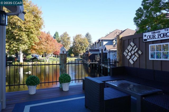 17106 Creekside Cir, Morgan Hill, CA 95037