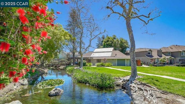 17106 Creekside Cir, Morgan Hill, CA 95037