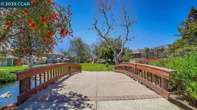 17106 Creekside Cir, Morgan Hill, CA 95037