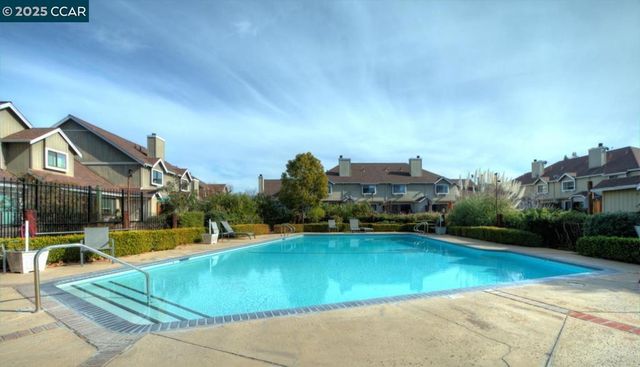 17106 Creekside Cir, Morgan Hill, CA 95037