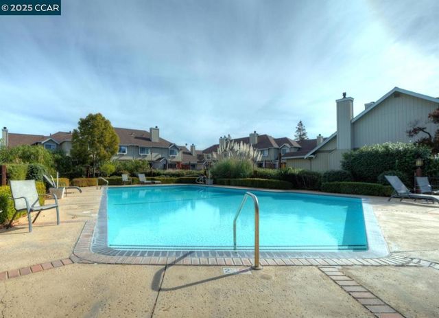 17106 Creekside Cir, Morgan Hill, CA 95037