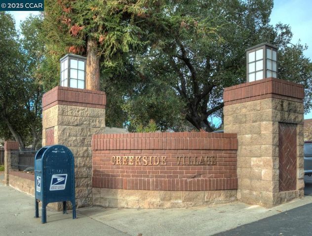 17106 Creekside Cir, Morgan Hill, CA 95037