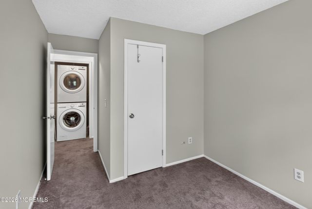 92 Des Moines Court, Tinton Falls, NJ 07712