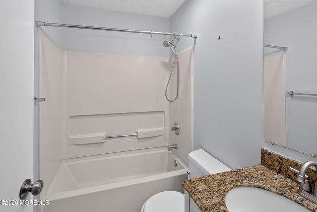 92 Des Moines Court, Tinton Falls, NJ 07712