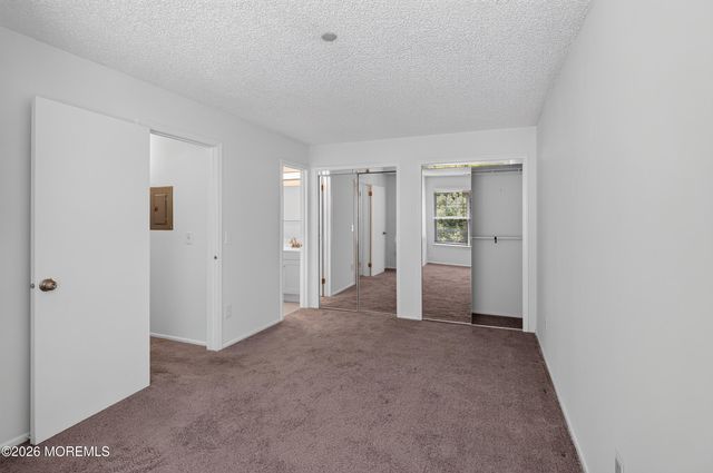 92 Des Moines Court, Tinton Falls, NJ 07712