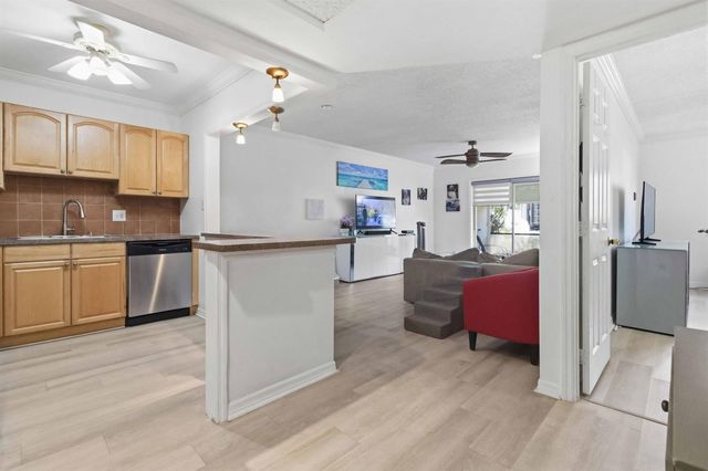259 S Cypress Road 506, Pompano Beach, FL 33060