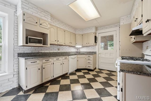 6941 Dale Avenue, St Louis, MO 63139