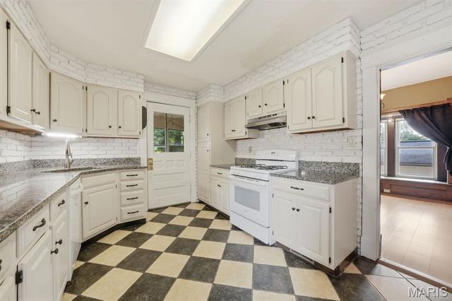 6941 Dale Avenue, St Louis, MO 63139