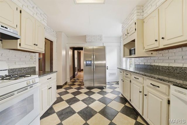 6941 Dale Avenue, St Louis, MO 63139