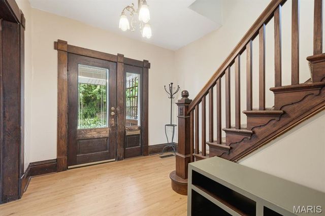 6941 Dale Avenue, St Louis, MO 63139