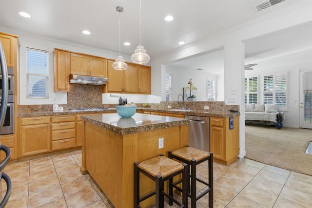 2944 Lyon Ct, Tracy, CA 95377