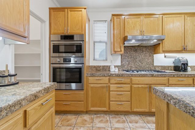 2944 Lyon Ct, Tracy, CA 95377