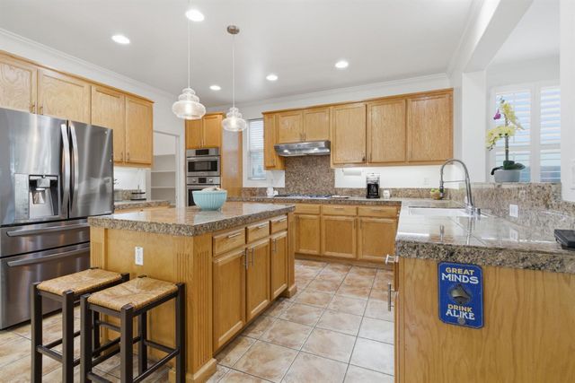 2944 Lyon Ct, Tracy, CA 95377