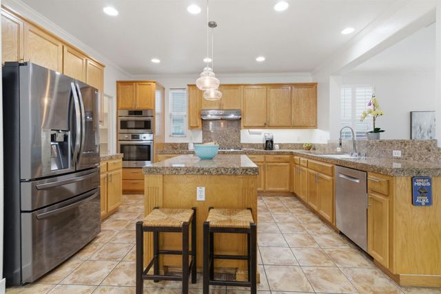 2944 Lyon Ct, Tracy, CA 95377